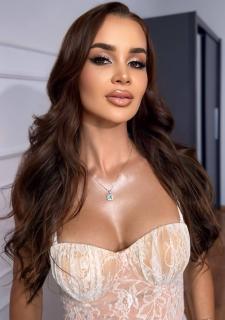 Enigmatic Beauty: Daria, 35 y.o. from Kyiv, Ukraine — VeronikaLove