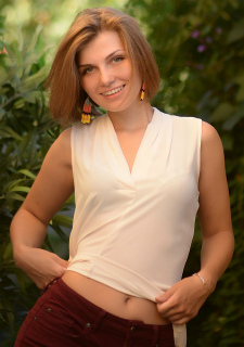 Timeless Grace: Aliona, 31 y.o. from Kyiv, Ukraine — VeronikaLove