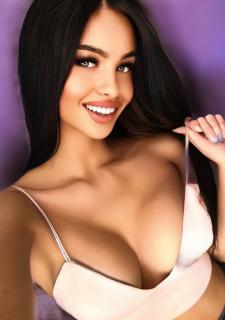 Alluring Aleksandra, 38 y.o. from Lviv, Ukraine with Black hair — VeronikaLove