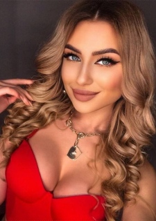 Ethereal Elegance: Alina, 24 y.o. from Kyiv, Ukraine — VeronikaLove