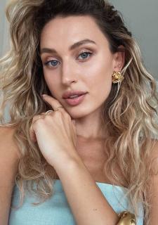 Mystical Allure: Nadezhda, 32 y.o. from Barcelona, Spain — VeronikaLove