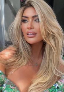 Joyful Paula Julia, 33 y.o. from Ontario, Canada with Light-brown hair — VeronikaLove