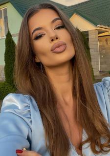 Captivating Yulia, 28 y.o. from Vilniaus Apskritis, Lithuania with Light-brown hair — VeronikaLove