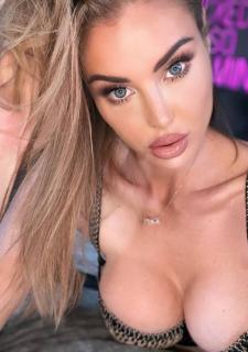 Charming Puck April Michelle, 36 y.o. from Los Angeles, United States with Blonde hair — VeronikaLove