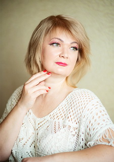 Graceful Charm: Olena, 47 y.o. from Frankfurt, Germany — VeronikaLove