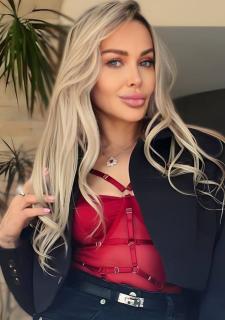 Magnetic Allure: Olga, 45 y.o. from Kropyvnytskyi, Ukraine — VeronikaLove