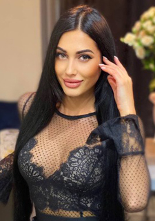 Captivating Marina, 33 y.o. from Kyiv, Ukraine with Black hair — VeronikaLove