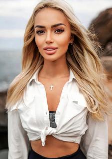 Enchanting Gaze: Elena, 26 y.o. from Kyiv, Ukraine — VeronikaLove