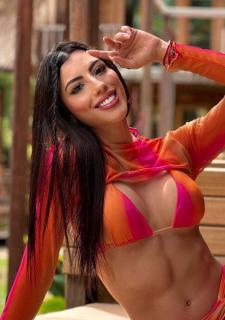 Divine Presence: Maria Camila, 30 y.o. from Departamento del Valle del Cauca, Colombia — VeronikaLove