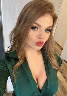 Captivating Gaze: Renata, 29 y.o. from Kyiv, Ukraine — VeronikaLove