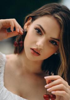 Enigmatic Valeria, 24 y.o. from Kherson, Ukraine with Brown hair — VeronikaLove