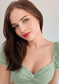 Graceful Charm: Yuliia, 22 y.o. from Bila Tserkva, Ukraine — VeronikaLove