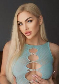 Graceful Charm: Svetlana, 41 y.o. from Kharkiv, Ukraine — VeronikaLove
