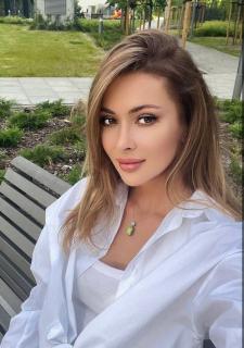 Timeless Grace: Yulia, 44 y.o. from Kharkiv region, Ukraine — VeronikaLove