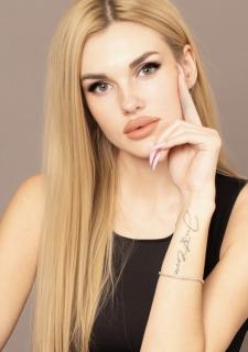 Captivating Elegance: Yuliya, 37 y.o. from Sumy, Ukraine — VeronikaLove