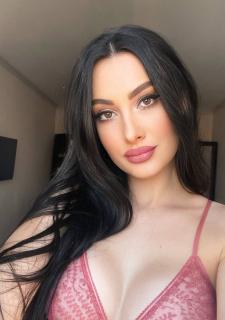 Enigmatic Beauty: Anna, 33 y.o. from Kyiv, Ukraine — VeronikaLove