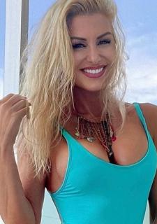 Dazzling Julia, 42 y.o. from Kharkiv, Ukraine with Blonde hair — VeronikaLove