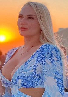 Graceful Irina, 44 y.o. from Uman, Ukraine with Blonde hair — VeronikaLove