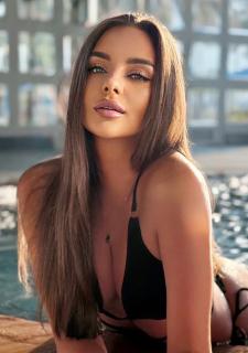 Enthralling Gaze: Alina, 28 y.o. from Kyiv, Ukraine — VeronikaLove
