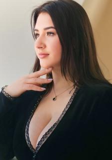 Enigmatic Oksana, 25 y.o. from Bila Tserkva, Ukraine with Chestnut hair — VeronikaLove