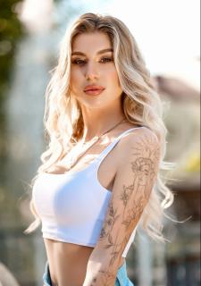 Timeless Grace: Anastasia, 22 y.o. from Rivne, Ukraine — VeronikaLove