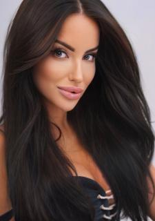 Enchanting Anna, 34 y.o. from Kyiv, Ukraine with Brown hair — VeronikaLove