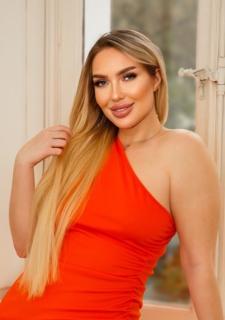 Captivating Anna, 34 y.o. from K'alak'i T'bilisi, Georgia with Blonde hair — VeronikaLove