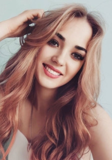 Divine Radiance: Ekaterina, 25 y.o. from Rivne, Ukraine — VeronikaLove