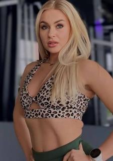 Enchanting Presence: Anna, 35 y.o. from Chisinau, Moldova — VeronikaLove