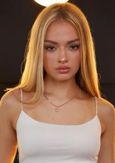 Angelic Grace: Yana, 18 y.o. from Mykolaiv, Ukraine — VeronikaLove