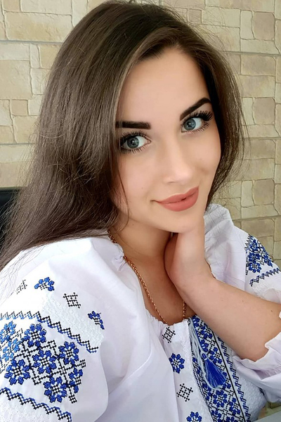 Enchanting Presence: Anna, 33 y.o. from Odesa, Ukraine — VeronikaLove