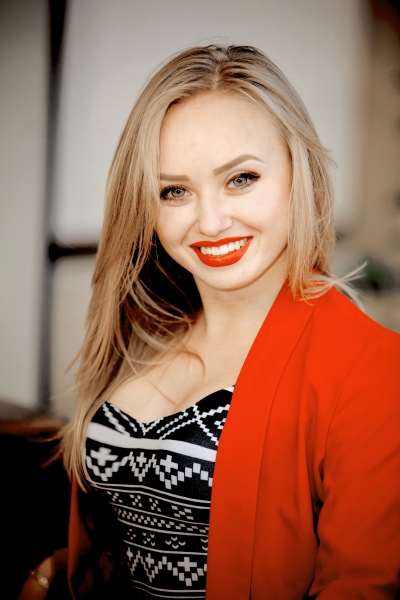 Elegant Tatiana, 32 y.o. from Mykolaiv, Ukraine with Blonde hair — VeronikaLove