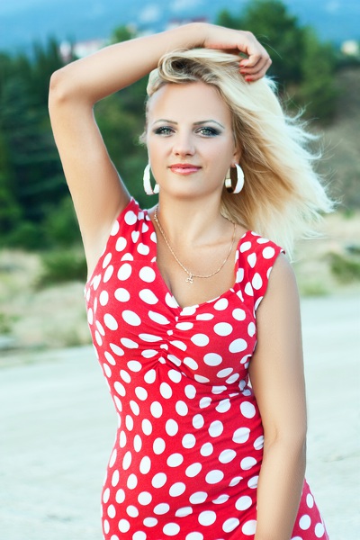 Lovely Aliona, 35 y.o. from Kyiv, Ukraine with Brown hair — VeronikaLove