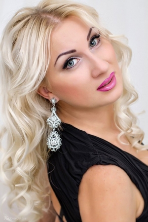 Enthralling Gaze: Olga, 38 y.o. from Mykolaiv, Ukraine — VeronikaLove