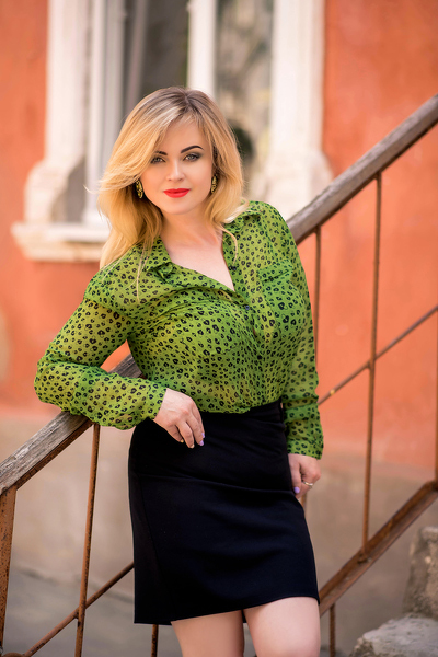 Whimsical Wonder: Natalia, 47 y.o. from Mykolaiv, Ukraine — VeronikaLove