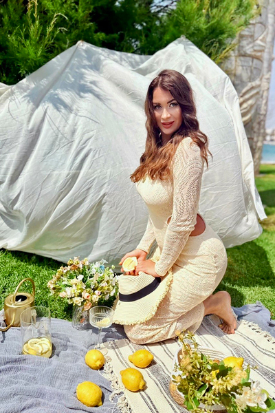 Radiant Allure: Marina, 36 y.o. from Barcelona, Spain — VeronikaLove