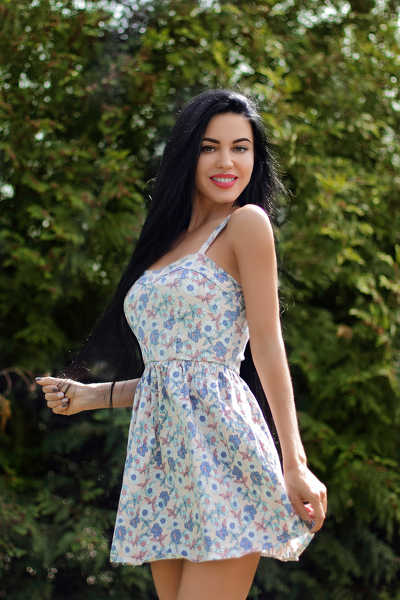 Enchanting Presence: Yanina, 36 y.o. from Kremenchuk, Ukraine — VeronikaLove