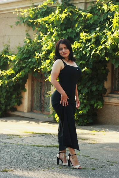 Dynamic Elena, 37 y.o. from Mykolaiv, Ukraine with Chestnut hair — VeronikaLove