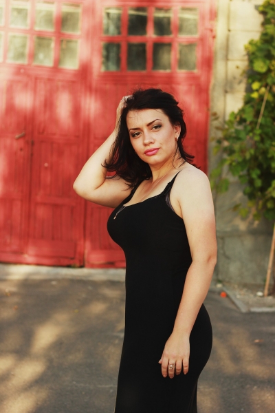 Dynamic Elena, 37 y.o. from Mykolaiv, Ukraine with Chestnut hair — VeronikaLove