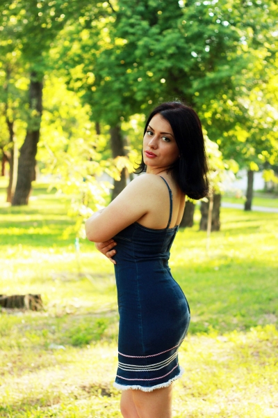 Dynamic Elena, 37 y.o. from Mykolaiv, Ukraine with Chestnut hair — VeronikaLove