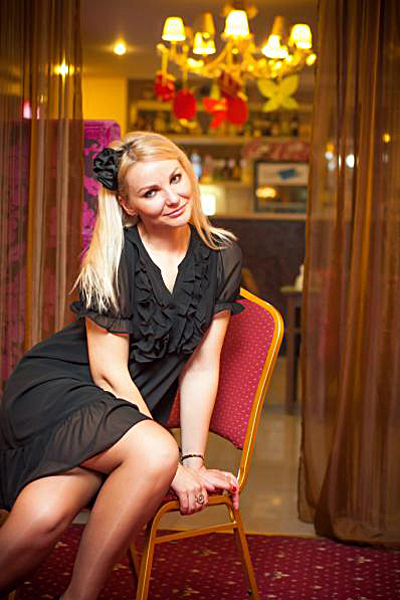 Graceful Radiance: Lidia, 42 y.o. from Dnipro, Ukraine — VeronikaLove