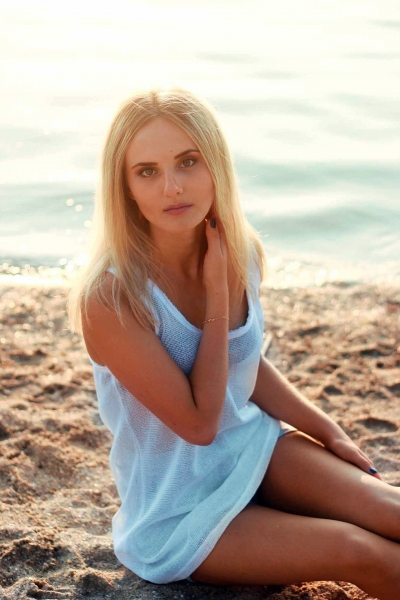 Dynamic Victoria, 27 y.o. from Mykolaiv, Ukraine with Blonde hair — VeronikaLove