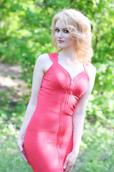 Enchanting Presence: Elena, 45 y.o. from Kharkiv, Ukraine — VeronikaLove