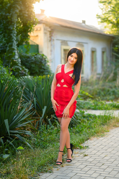 Vivacious Tatiana, 38 y.o. from Mykolaiv, Ukraine with Black hair — VeronikaLove