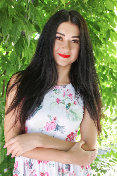 Vivacious Tatiana, 38 y.o. from Mykolaiv, Ukraine with Black hair — VeronikaLove