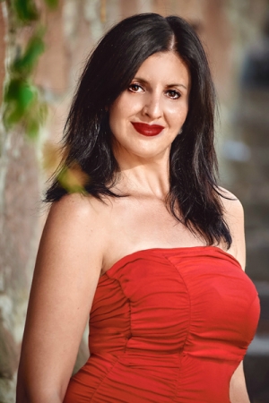 Radiant Beauty: Elena, 44 y.o. from Cherkasy, Ukraine — VeronikaLove