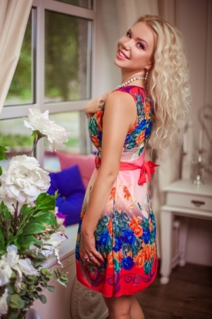 Graceful Presence: Aliona, 39 y.o. from Dnipro, Ukraine — VeronikaLove