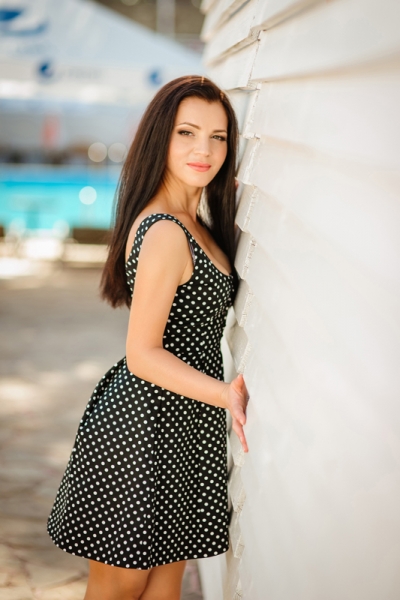 Whimsical Elena, 40 y.o. from Mykolaiv, Ukraine with Brown hair — VeronikaLove