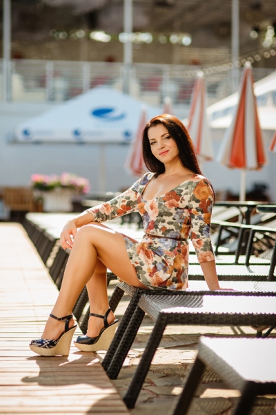 Whimsical Elena, 40 y.o. from Mykolaiv, Ukraine with Brown hair — VeronikaLove