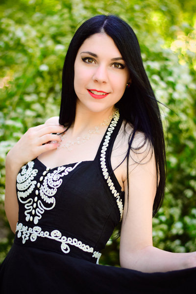 Enchanting Maria, 27 y.o. from Kyiv, Ukraine with Black hair — VeronikaLove